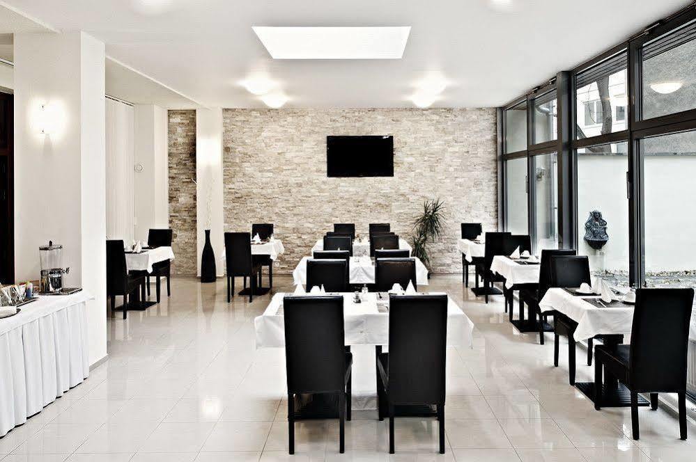 Hotel Cyro Brno Exterior foto