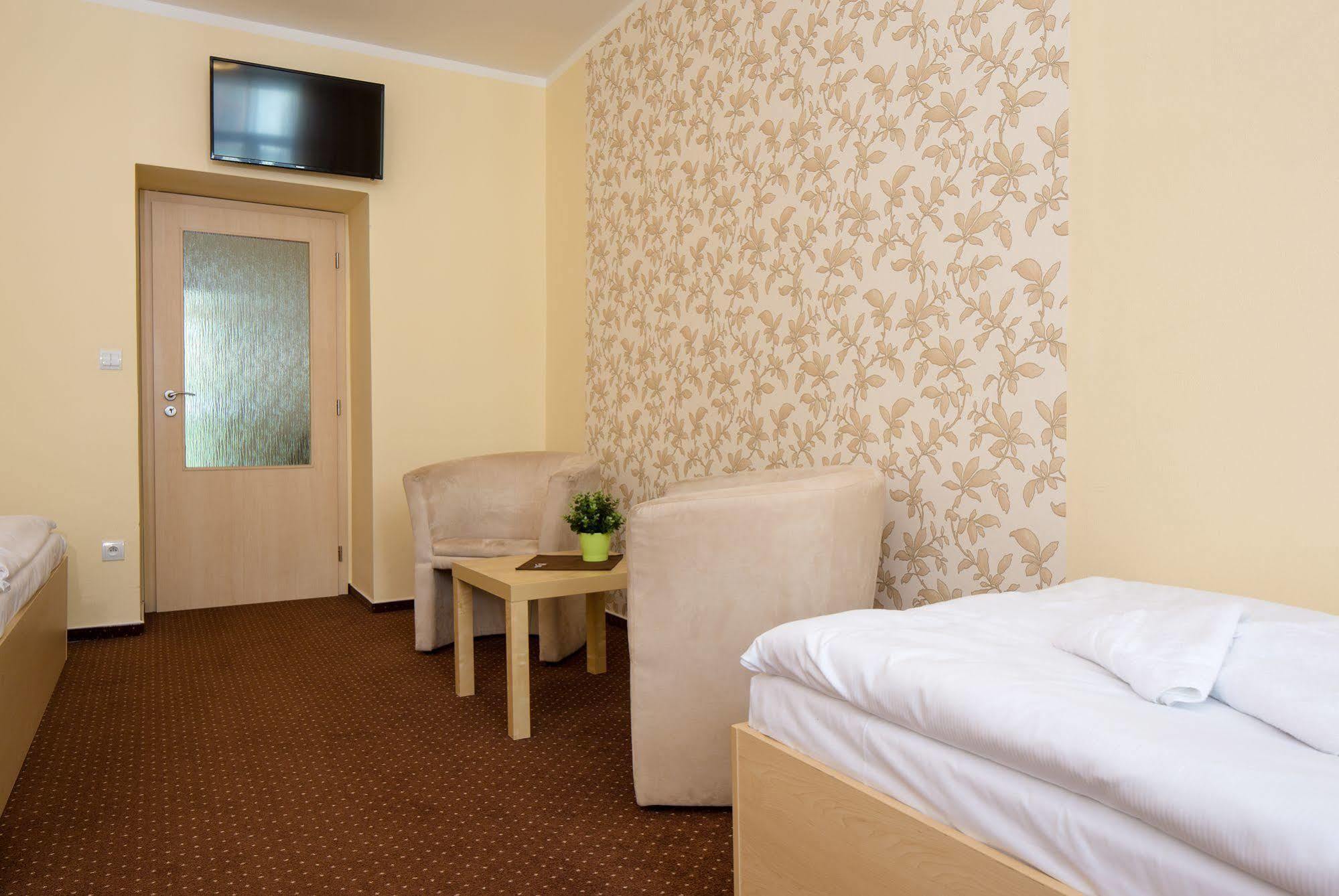 Hotel Cyro Brno Exterior foto